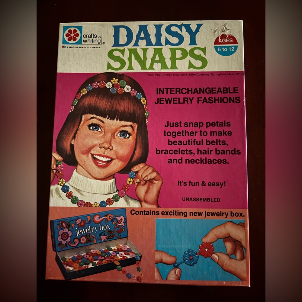 Vintage Daisy Snaps Interchangeable Jewelry Kit New in Box